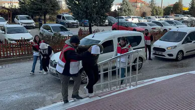 Konya'da gasp şüphelileri önce kameraya ardından polise yakalandı