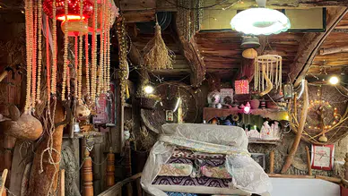 Konyalı emekli, evinin bahçesini topladığı eşyalarla müzeye çevirdi