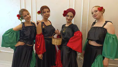 Konya'nın Nedime Ekibi ilgi görüyor: Esmagül düğünlere renk katıyor