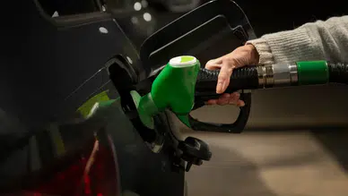 Motorinde indirim pompaya yansır yansımaz zam haberi geldi