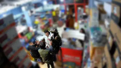 Ailecek marketi bastılar: Ortalık savaş alanına döndü