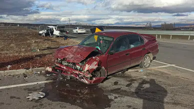 Konya'da kavşakta iki otomobil çarpıştı: 1 ölü, 1 yaralı