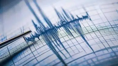 Akdeniz'de deprem: 24 dakikada 3 kez sallandı