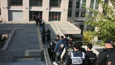 Sanal kurama darbe: 8 ilde milyarlarca liralık dev operasyon