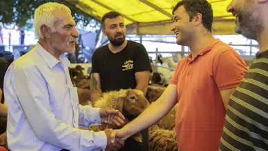 Kurban pazarlarındaki alış verişlerde sahte para uyarısı