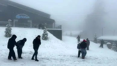 O şehirde bahar ayında kar kalınlığı 12 santimetreye ulaştı