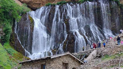 Bu güzellik Konya'nın yanı başında yer alıyor. Kapuzbaşı Şelalesi Niagara'yı andırıyor