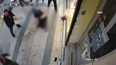 Kadın bıçaklı saldırıya uğradı:  Esnaflar kasayla kurtardı