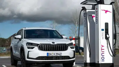 Elektrikli aracı olanlara kötü haber: Lokasyon ve saat bazlı tarife geliyor