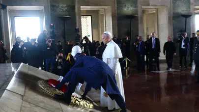 Papa 14. Leo'nun Türkiye'deki ilk durağı Anıtkabir oldu