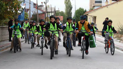 Konya'da okula bisikletle giden öğrenci sayısı artıran proje