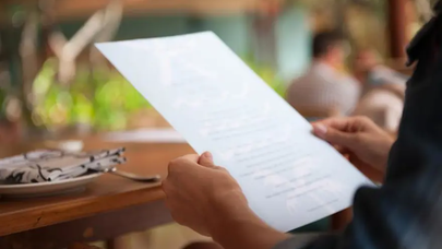 Restoran ve kafeye gittiğinizde artık menüde sağ tarafa iyi bakın