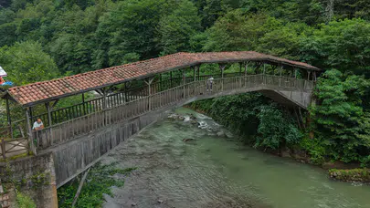 Tarihi Kiremitli Köprü turistlerin gözdesi oldu: Anıtsal eser