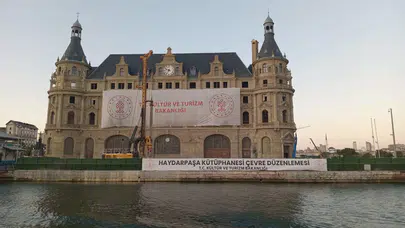 Sonunda karar verildi ve o pankart asıldı: Tarihi Haydarpaşa Garı