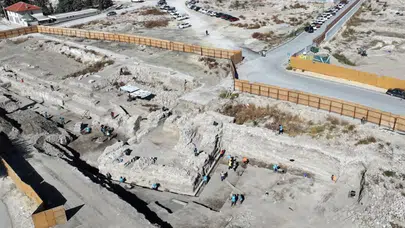 Konya'nın Larende’deki kayıp surları yeniden ayağa kalkıyor