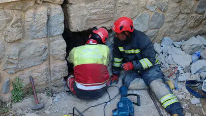 Konya’da itfaiyeden tam 9 saat süren kedi kurtarma operasyonu