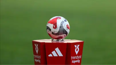 Ligde yeni dönem: Çipli top, yabancı VAR