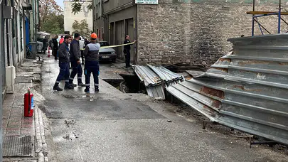 Konya'da inşaat yanında zemin çöktü doğal gaz ve su borusu patladı