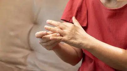 Elleriniz ağrıyor mu: Bakın neyin habercisi