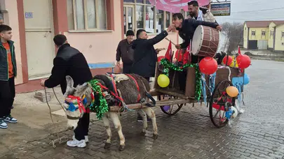 Konya'da eşek arabalı davulcular, eski geleneği yaşatıyor