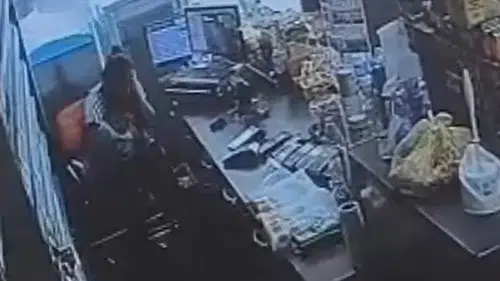 Eski eş dehşet saçtı: Kucağında çocukla kadını defalarca bıçakladı