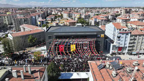 Konya'nın en büyük merkezi uzak ilçede açıldı! Gençlere katkı sağlayacak