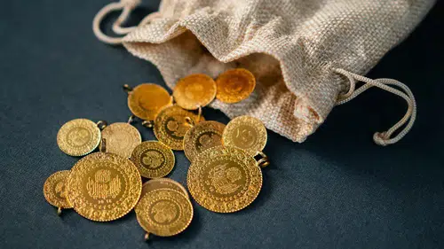 Ons ve gramda yeni zirve: Altın haftaya rekorla başladı