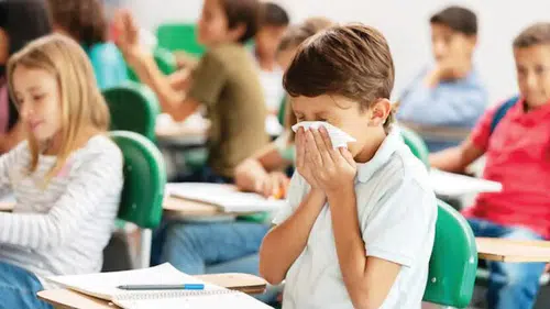 Okul ve kreşlerde salgın paniği:  Hastalık listesine Beta da eklendi