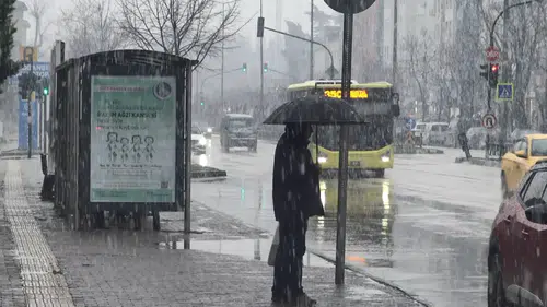 Kar şehir artık merkezlerinde: Yüksek yerler beyaza büründü