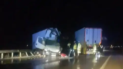 Konya’da tır ile kamyonet çarpıştı: Ölü ve yaralılar var
