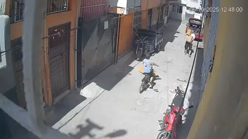 O anlar kamerada: Karton kutunun içindeki çocuk ölümden döndü