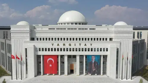 Tartıştığı eşini arabada alıkoyan kocaya şok ceza