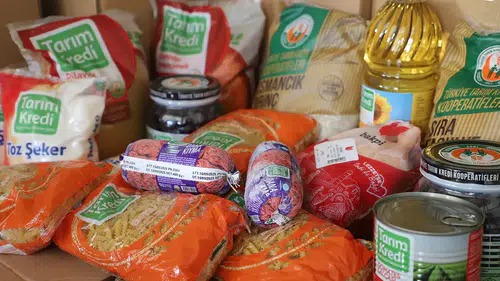 Konya'da yüzlerce aileye gıda yardımı yapıldı