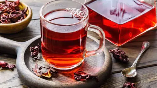 Duymamış olabilirsiniz: Doğanın kırmızı mucizesi Hibiskus çayı gençleştiriyor