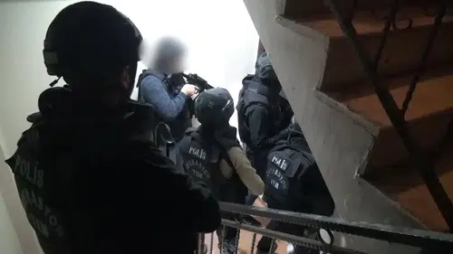 'Yolyemezler' çetesine şafak baskını: Çok sayıda gözaltı var