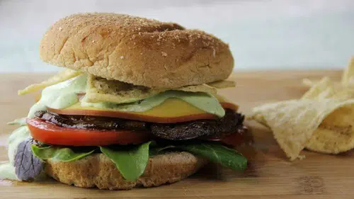 Ne diyeceğiz: "Vejetaryen burger" demek yasaklanıyor
