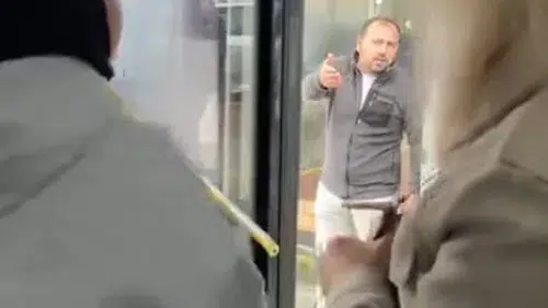 Otobüs şoförü yolculara böyle küstü: Yolcular şoförün yaptığına şaştı kaldı