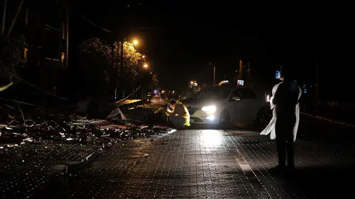 Sındırgı'da halk, ikinci geceyi de dışarıda geçirdi