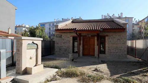 Konya'daki Burhan Dede Türbesi yeniden hayat buldu