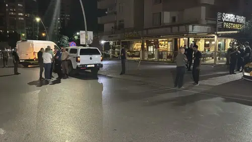 Adana'da pastaneye el bombası atıldı