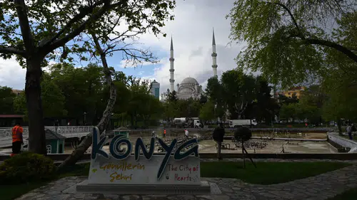 Kar Antalya'ya yağdı soğuk hava Konya'ya kadar uzandı