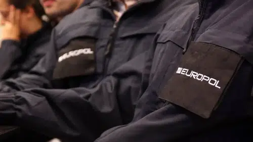 Letonya merkezli dijital dolandırıcılık: Film gibi operasyon