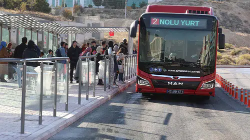 Konya'da öğrencilerin göç yolculuğu! Ringi kaçıran derse yetişemiyor
