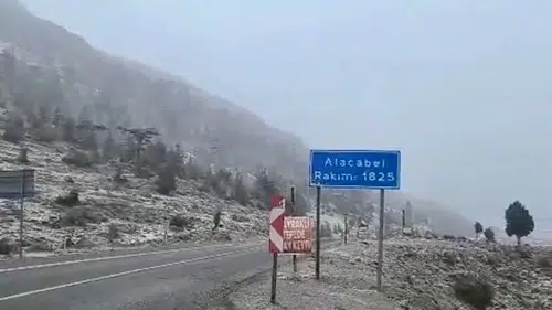 Konya beyaz örtüye kavuştu: İşte bin 825 rakımlı Alacabel'deki kar videosu