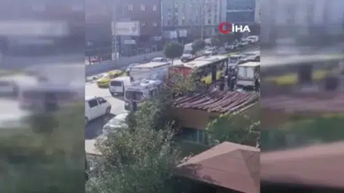 Toplu taşıma otobüsünde bıçaklı saldırı: İki yolcu ağır yaralı