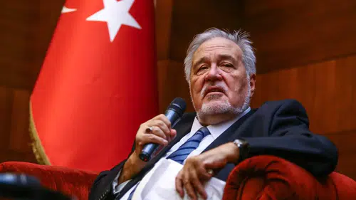 Durumu kritik: İlber Ortaylı kalp krizi geçirdi