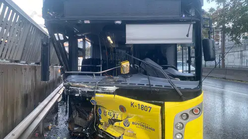 Alkollü İETT şoförü otobüsle bariyerlere saplandı