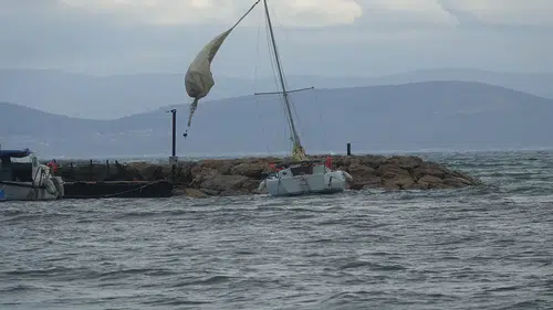 Fırtına vurdu: Tekneler battı, iş yerleri zarar gördü