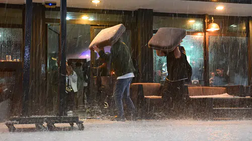 Böylesi ilk kez oldu: Antalya'ya 15 dakikada kış geldi