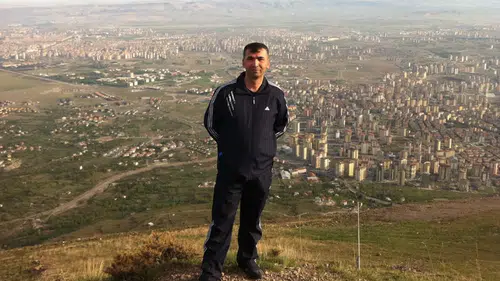 Karabük yasta: Şehit Astsubay Özcan'ın baba ocağına Türk bayrağı asıldı